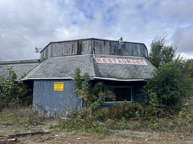 Blue Rooster Restaurant (Pink Panther) - October 8 2023 (newer photo)